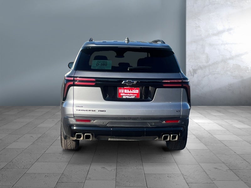 2024 Chevrolet Traverse LT