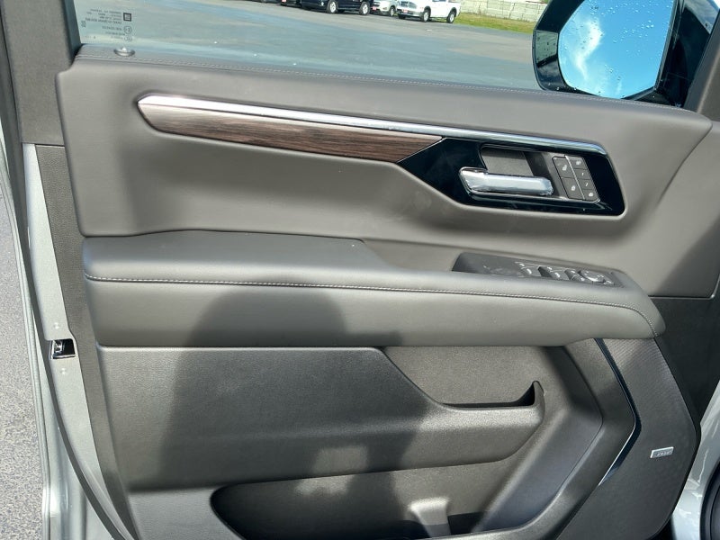 2027 Chevrolet Suburban LT