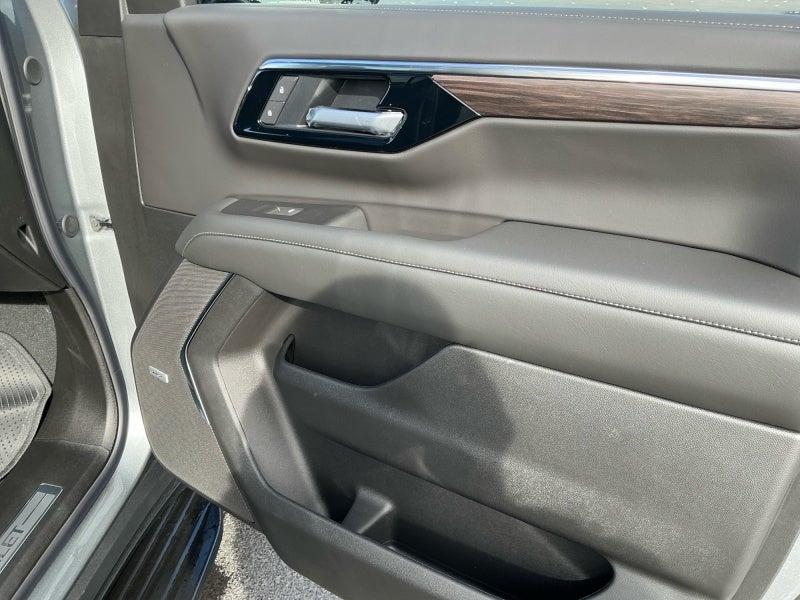2027 Chevrolet Suburban LT