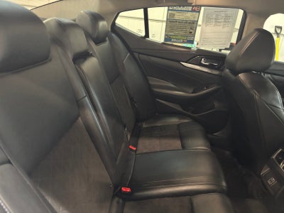 2018 Nissan Maxima SR