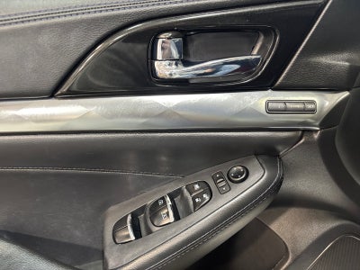 2018 Nissan Maxima SR