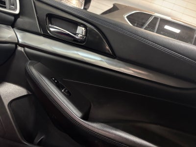 2018 Nissan Maxima SR