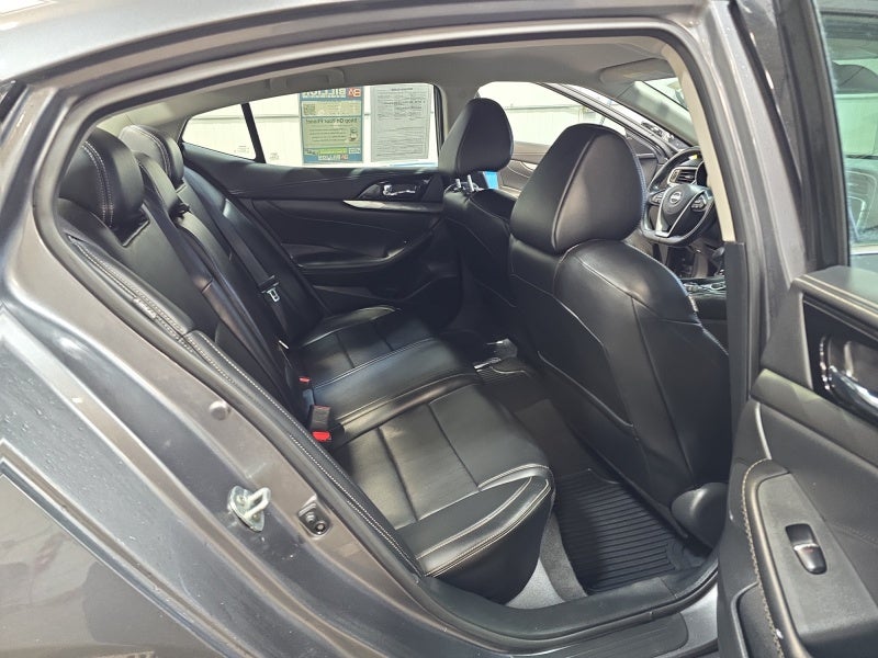 2023 Nissan Maxima SV