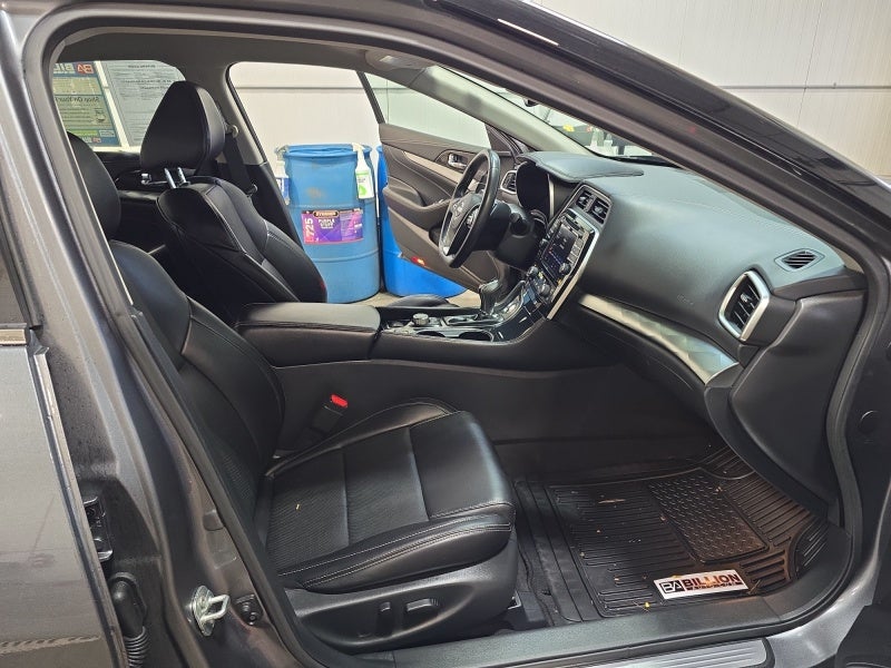 2023 Nissan Maxima SV