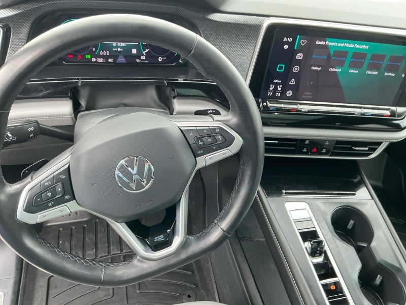 2024 Volkswagen Atlas Cross Sport 2.0T SEL R-Line