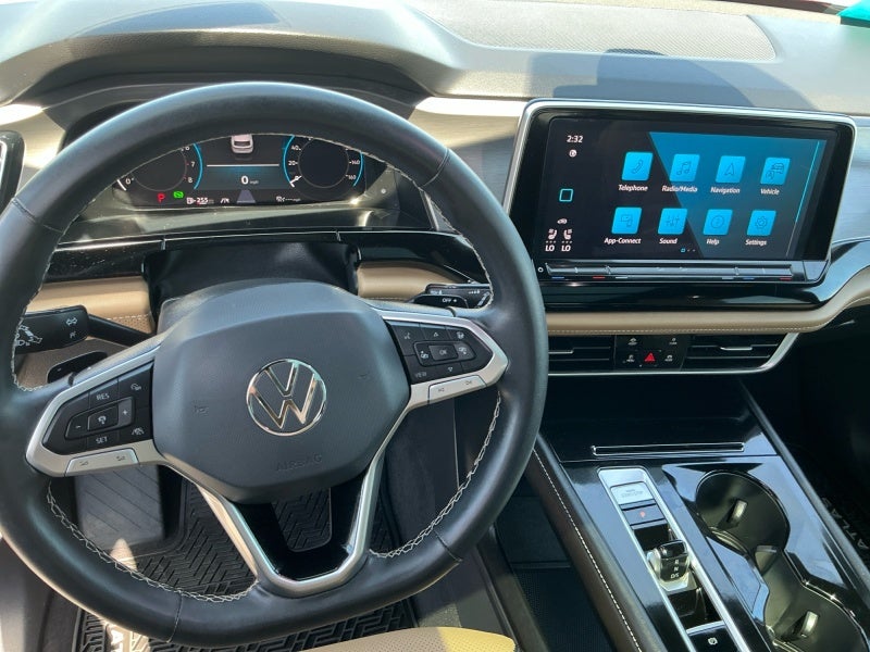 2024 Volkswagen Atlas Cross Sport 2.0T SE w/Technology