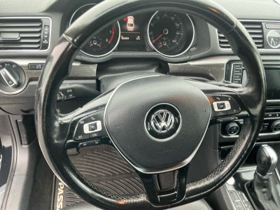 2017 Volkswagen Passat 1.8T SE w/Technology
