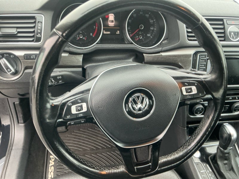 2017 Volkswagen Passat 1.8T SE w/Technology