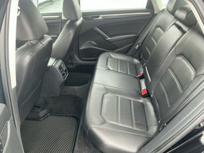 2017 Volkswagen Passat 1.8T SE w/Technology