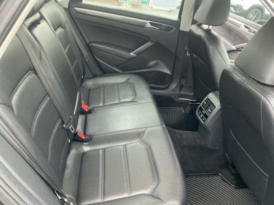 2017 Volkswagen Passat 1.8T SE w/Technology