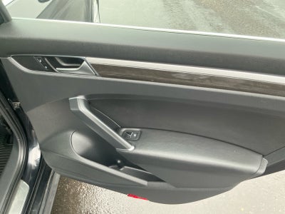 2017 Volkswagen Passat 1.8T SE w/Technology