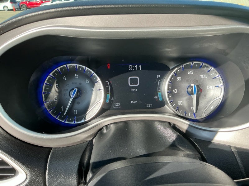 2025 Chrysler Pacifica Select