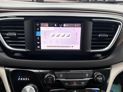 2024 Chrysler Voyager LX