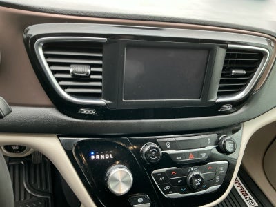 2024 Chrysler Voyager LX