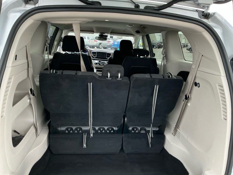 2024 Chrysler Voyager LX