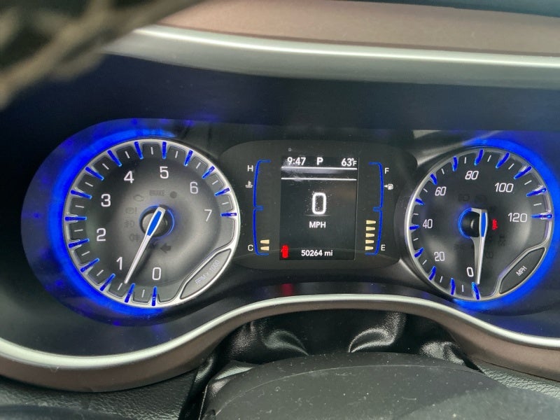 2023 Chrysler Voyager LX