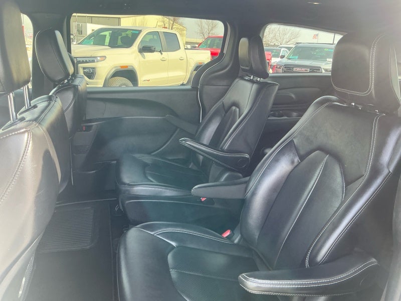 2024 Chrysler Pacifica Hybrid S Appearance Pkg