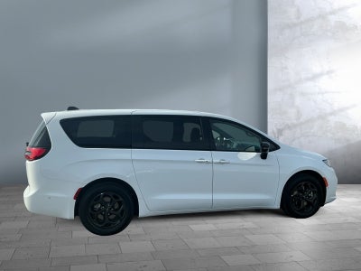 2024 Chrysler Pacifica Hybrid S Appearance Pkg