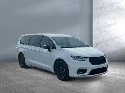 2024 Chrysler Pacifica Hybrid S Appearance Pkg