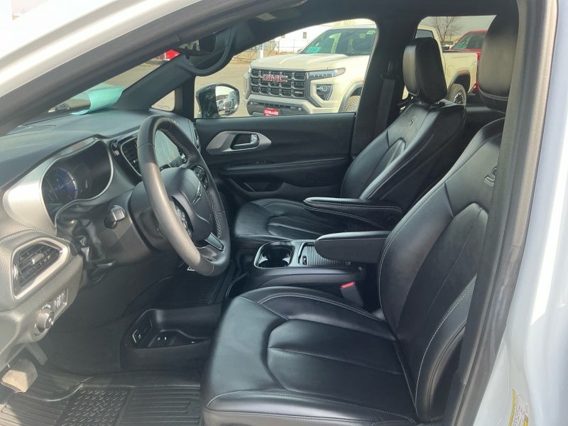 2024 Chrysler Pacifica Hybrid S Appearance Pkg