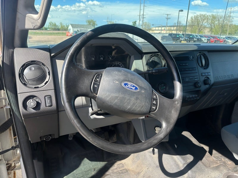 2012 Ford Super Duty F-750 Straight XL