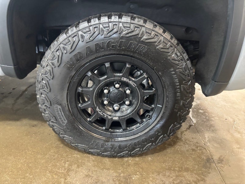 2024 GMC Sierra 1500 AT4X