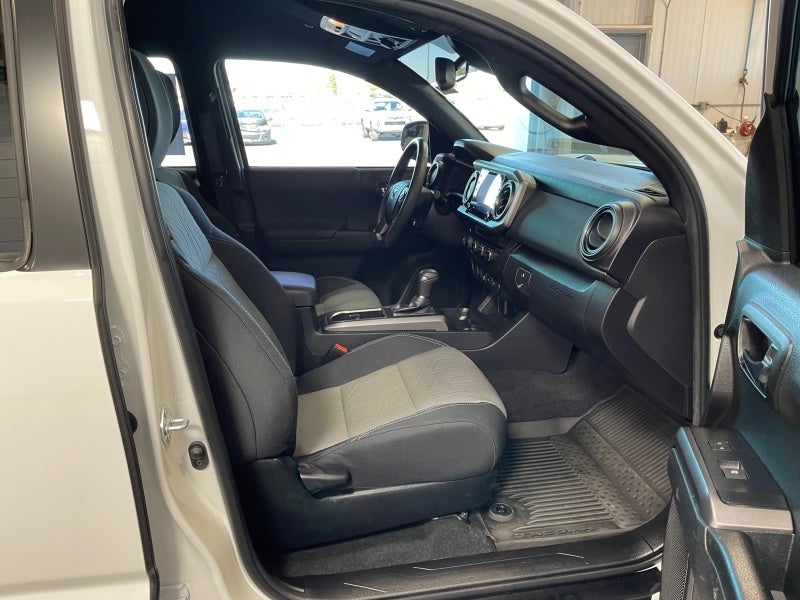 2022 Toyota Tacoma 4WD SR