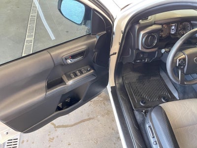 2022 Toyota Tacoma 4WD SR