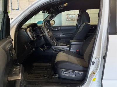 2022 Toyota Tacoma 4WD SR