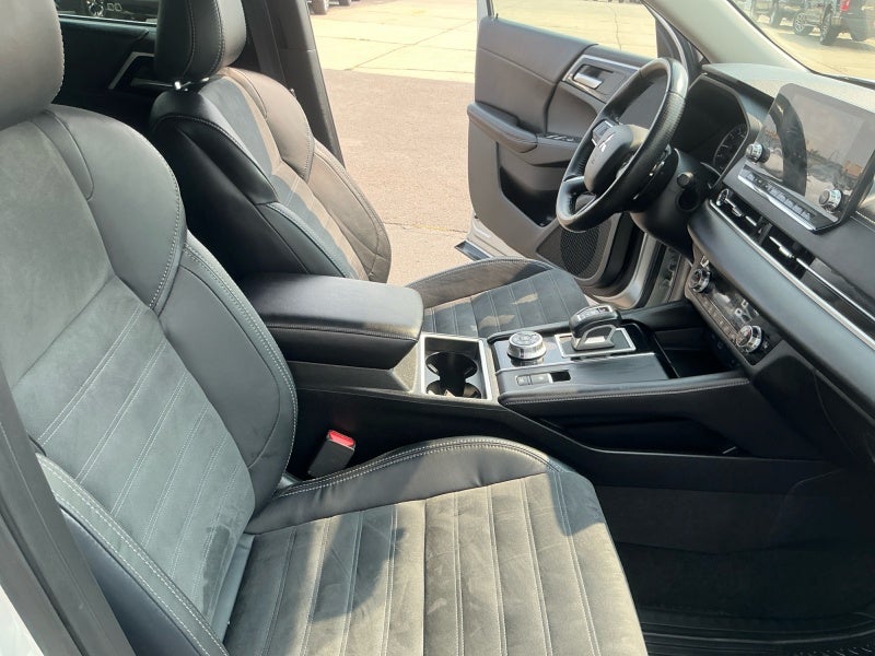 2022 Mitsubishi Outlander SE