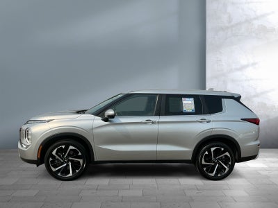 2022 Mitsubishi Outlander SE