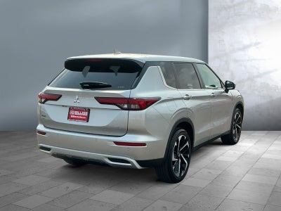 2022 Mitsubishi Outlander SE