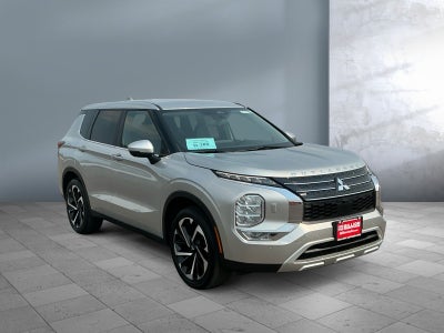 2022 Mitsubishi Outlander SE