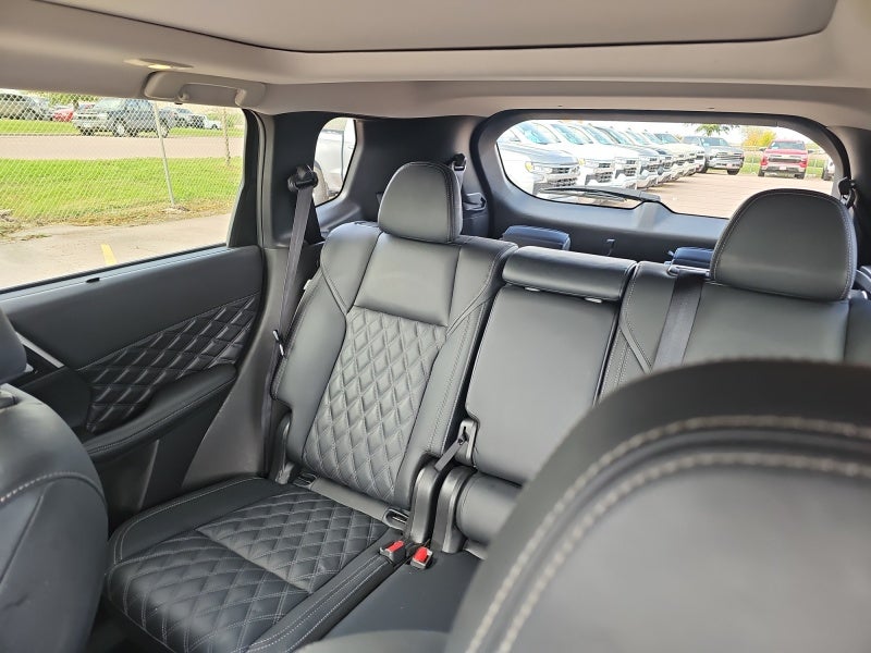 2025 Mitsubishi Outlander Plug-In Hybrid SEL