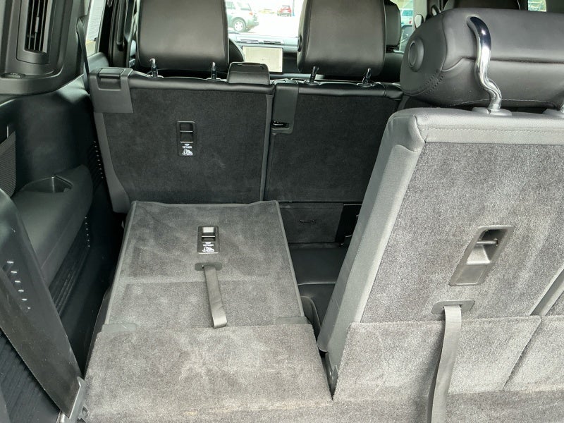 2024 Land Rover Defender X-Dynamic SE