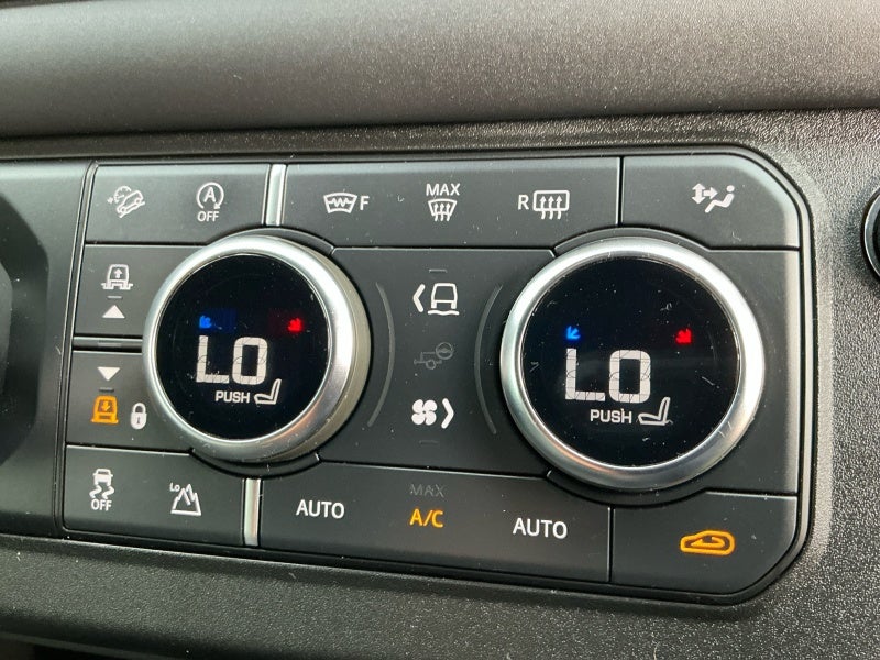 2024 Land Rover Defender X-Dynamic SE