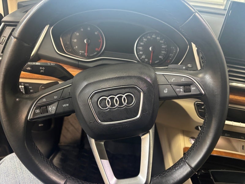 2022 Audi Q5 S line Premium
